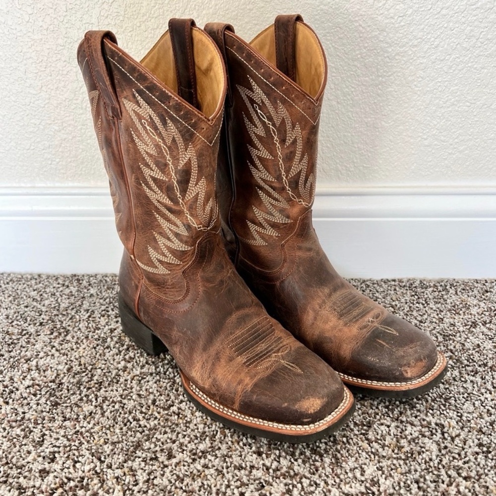 Shyanne
Shyanne Boots - 9.5